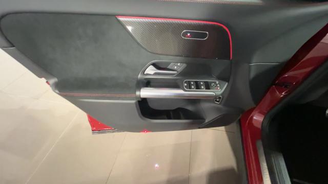 MERCEDES-BENZ GLA 200 usata, con Telecamera per parcheggio assistito