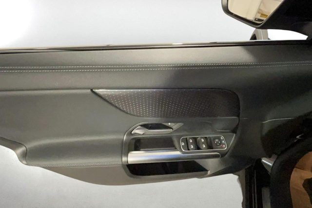 MERCEDES-BENZ GLA 200 usata, con Servosterzo