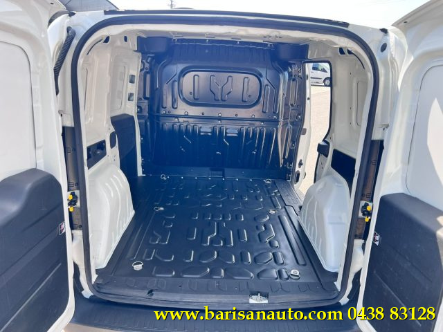 FIAT Doblo usata, con USB