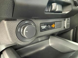 ISUZU D-Max usata, con Park Distance Control