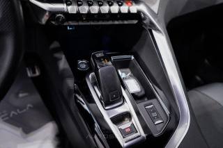 PEUGEOT 5008 usata, con Touch screen