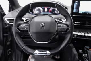 PEUGEOT 5008 usata, con Sistema di navigazione