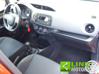 TOYOTA Yaris usata 16