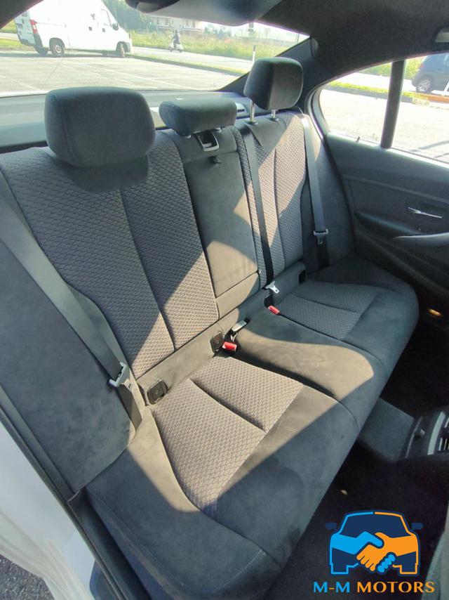 BMW 320 usata, con Fari Xenon