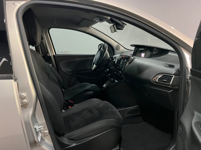LANCIA Ypsilon usata, con ESP