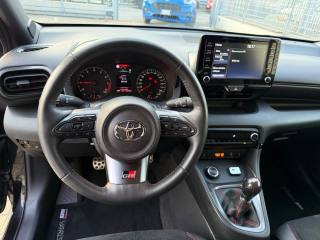 TOYOTA Yaris usata, con Sedili riscaldati