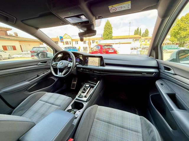 VOLKSWAGEN Golf usata, con USB
