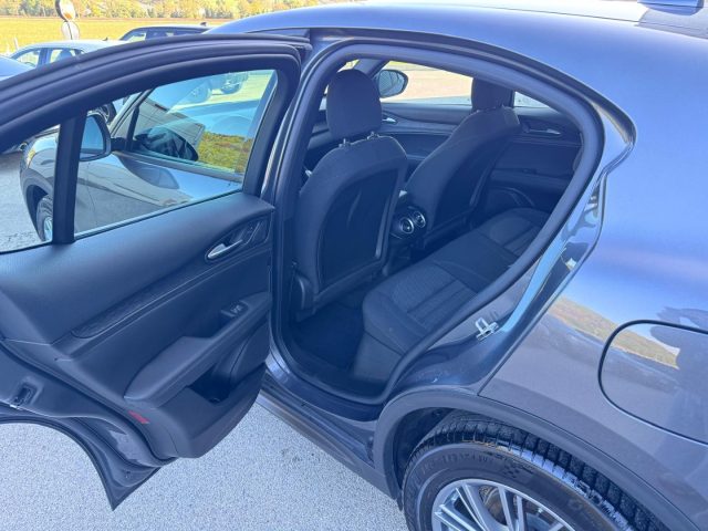 ALFA ROMEO Stelvio usata, con Specchietti laterali elettrici