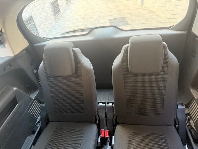 PEUGEOT 5008 usata, con Controllo automatico clima