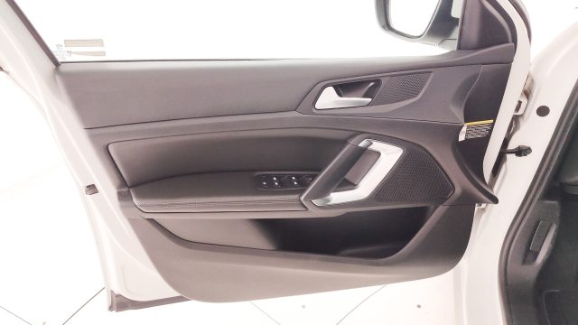 PEUGEOT 308 usata, con Climatizzatore automatico, 2 zone
