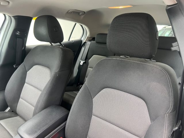 MERCEDES-BENZ GLA 180 usata, con Touch screen