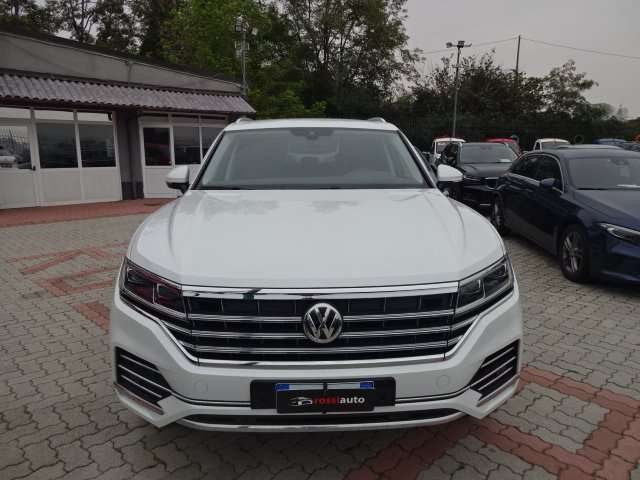 VOLKSWAGEN Touareg usata, con Airbag