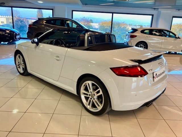AUDI TT usata, con Autoradio
