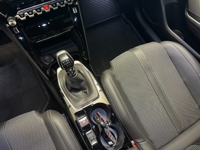 PEUGEOT 208 usata, con Volante in pelle