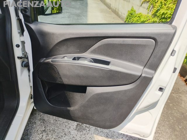 FIAT Doblo usata, con Park Distance Control
