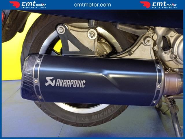 VESPA GTS 300 usata 12