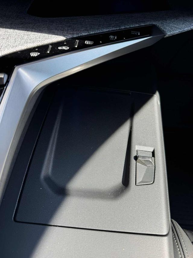 PEUGEOT 3008 usata, con Touch screen