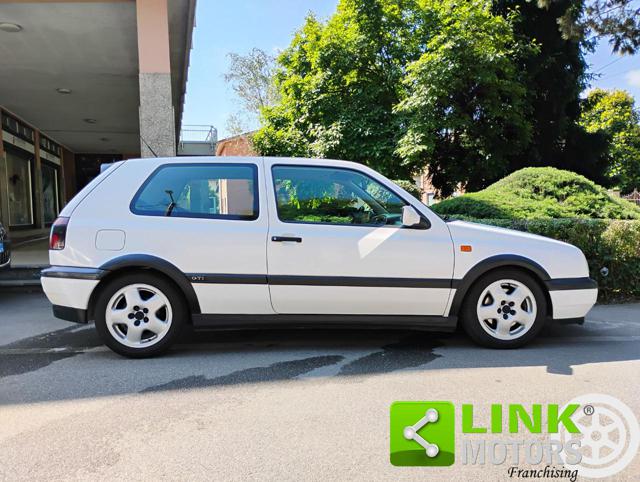 VOLKSWAGEN Golf usata, con Airbag