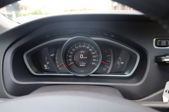 VOLVO V40 usata, con Climatizzatore automatico, 2 zone