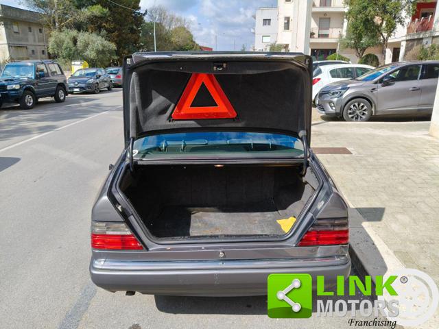 MERCEDES-BENZ E 200 usata, con Pneumatici estivi