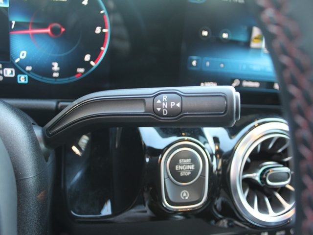 MERCEDES-BENZ GLA 220 usata, con Controllo elettronico della corsia