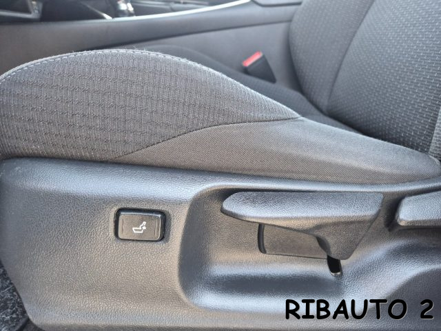 TOYOTA C-HR usata, con Lettore CD
