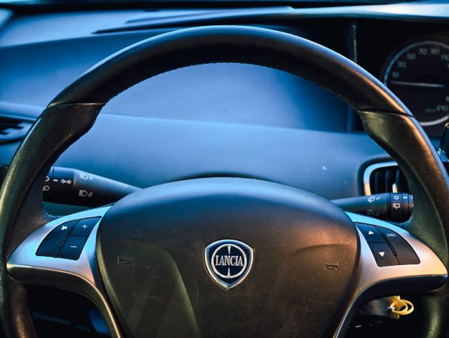 LANCIA Ypsilon usata, con Volante in pelle