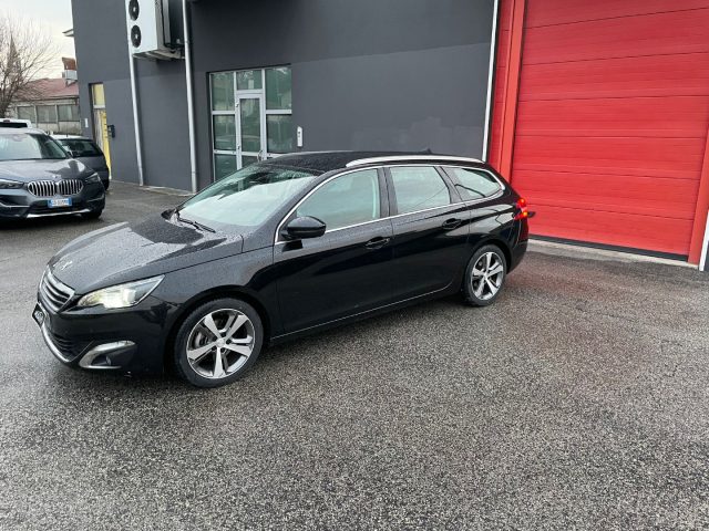 PEUGEOT 308 usata, con Airbag