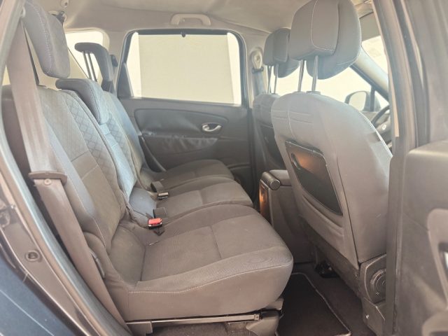 RENAULT Scenic usata 8