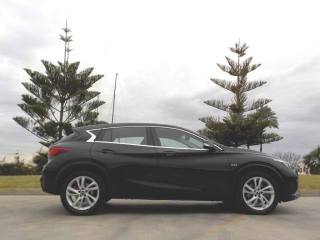 INFINITI Q30 usata, con Tettuccio apribile