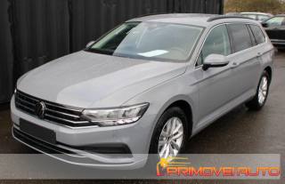 VOLKSWAGEN Passat Variant usata, con Cerchi in lega