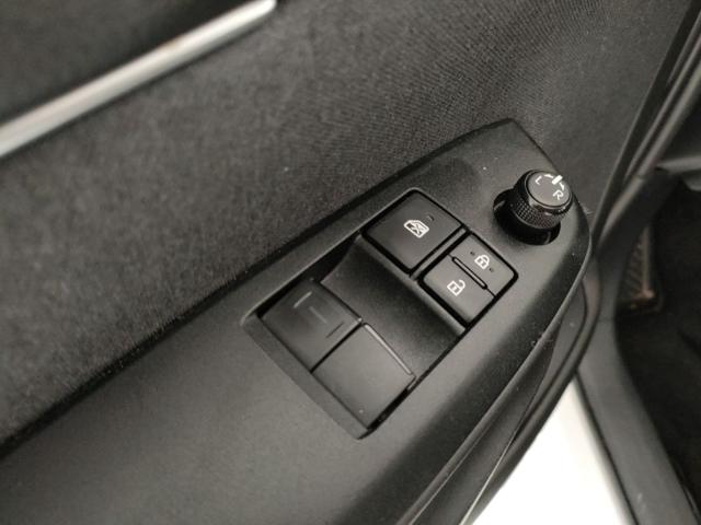 TOYOTA Yaris usata, con Sedile posteriore sdoppiato