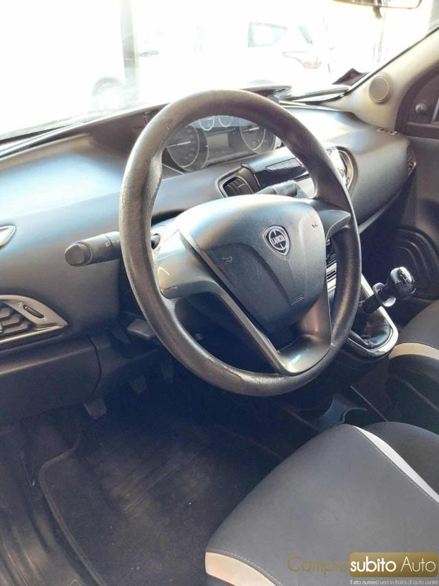 LANCIA Ypsilon usata 16