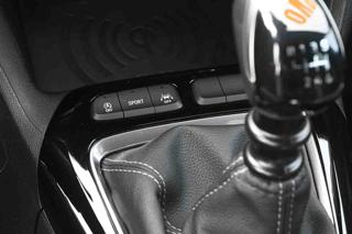 OPEL Corsa usata, con Park Distance Control