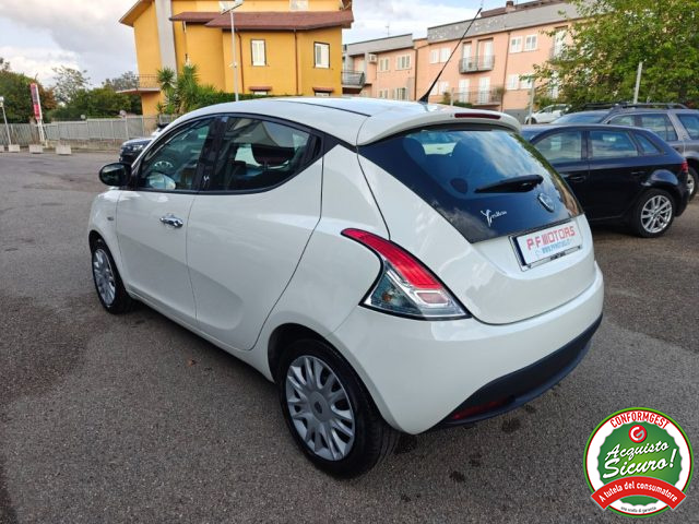 LANCIA Ypsilon usata, con Autoradio