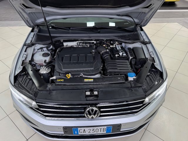 VOLKSWAGEN Passat Variant usata, con Specchietti laterali elettrici