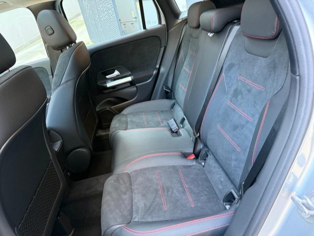 MERCEDES-BENZ GLA 180 usata 33