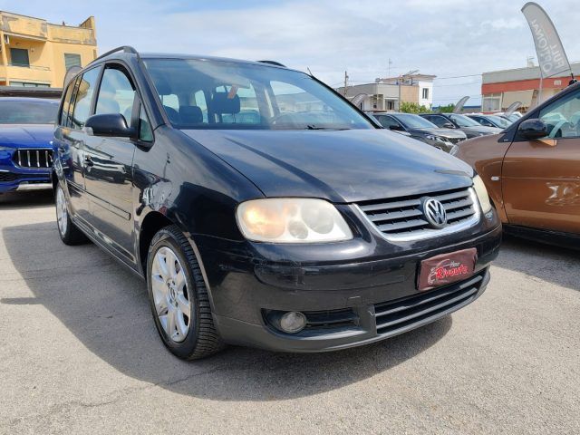 VOLKSWAGEN Touran usata, con Airbag