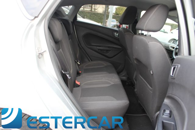 FORD Fiesta usata, con Autoradio