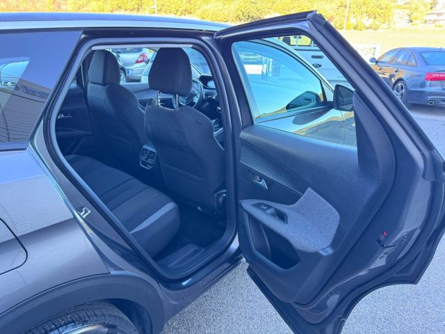 PEUGEOT 3008 usata, con Luci diurne LED
