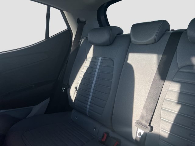 HYUNDAI i10 usata 11