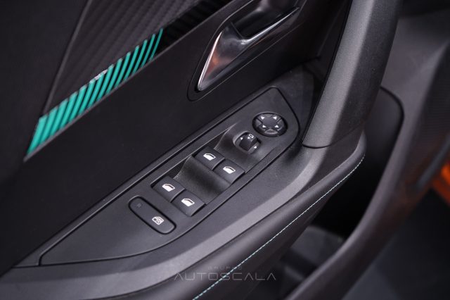 PEUGEOT 2008 usata, con Climatizzatore