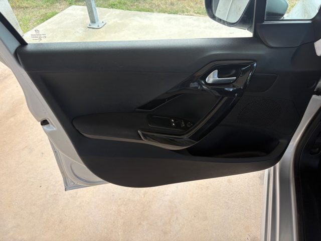 PEUGEOT 208 usata, con Airbag posteriore