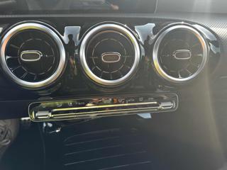 MERCEDES-BENZ CLA 180 usata, con Sedile posteriore sdoppiato