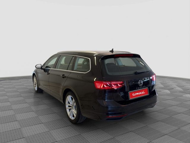 VOLKSWAGEN Passat usata 2