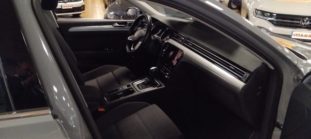 VOLKSWAGEN Passat usata, con Fendinebbia