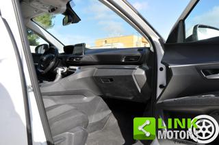 PEUGEOT 5008 usata, con Fari LED