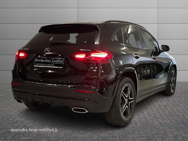 MERCEDES-BENZ GLA 200 usata, con Airbag