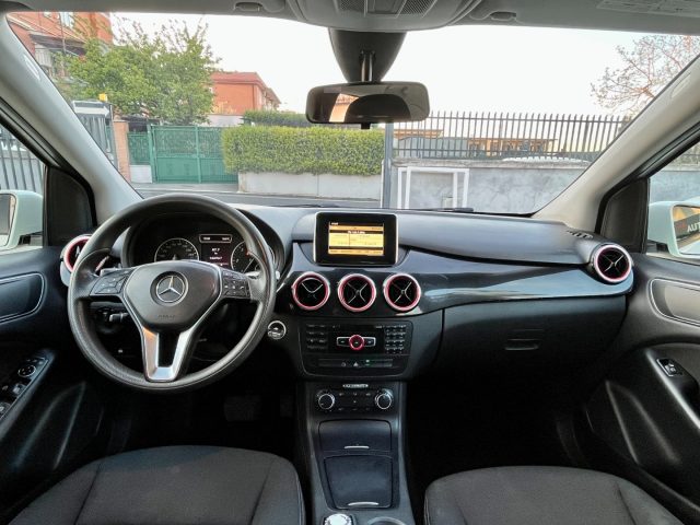 MERCEDES-BENZ B 180 usata, con Chiusura centralizzata