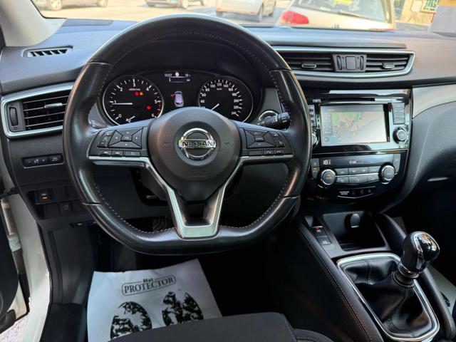 NISSAN Qashqai usata, con Fari LED